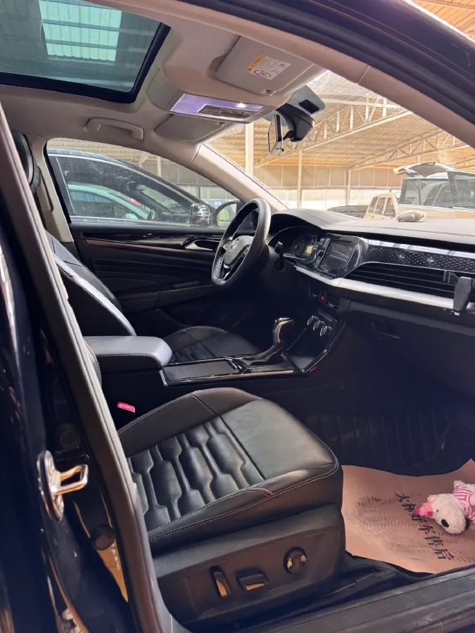 2019 Skoda Kodiak 2.0T 186HP L4 7DCT,autocango,china used car exporter,china ev exporter,chinese used car exporter,chinese used ev exporter