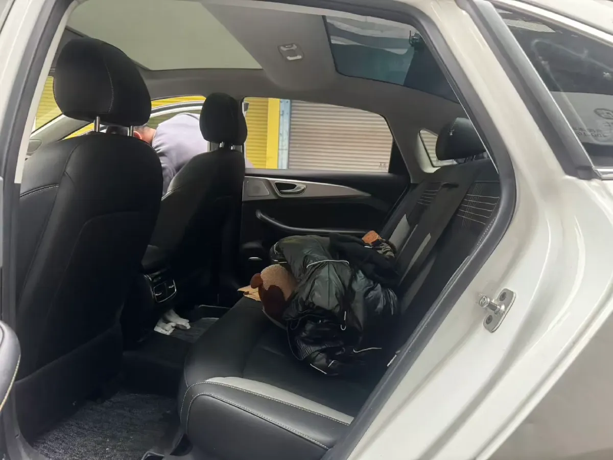 2020 Roewe i6 MAX 1.5T 173HP L4 7DCT,autocango,china used car exporter,china ev exporter,chinese used car exporter,chinese used ev exporter