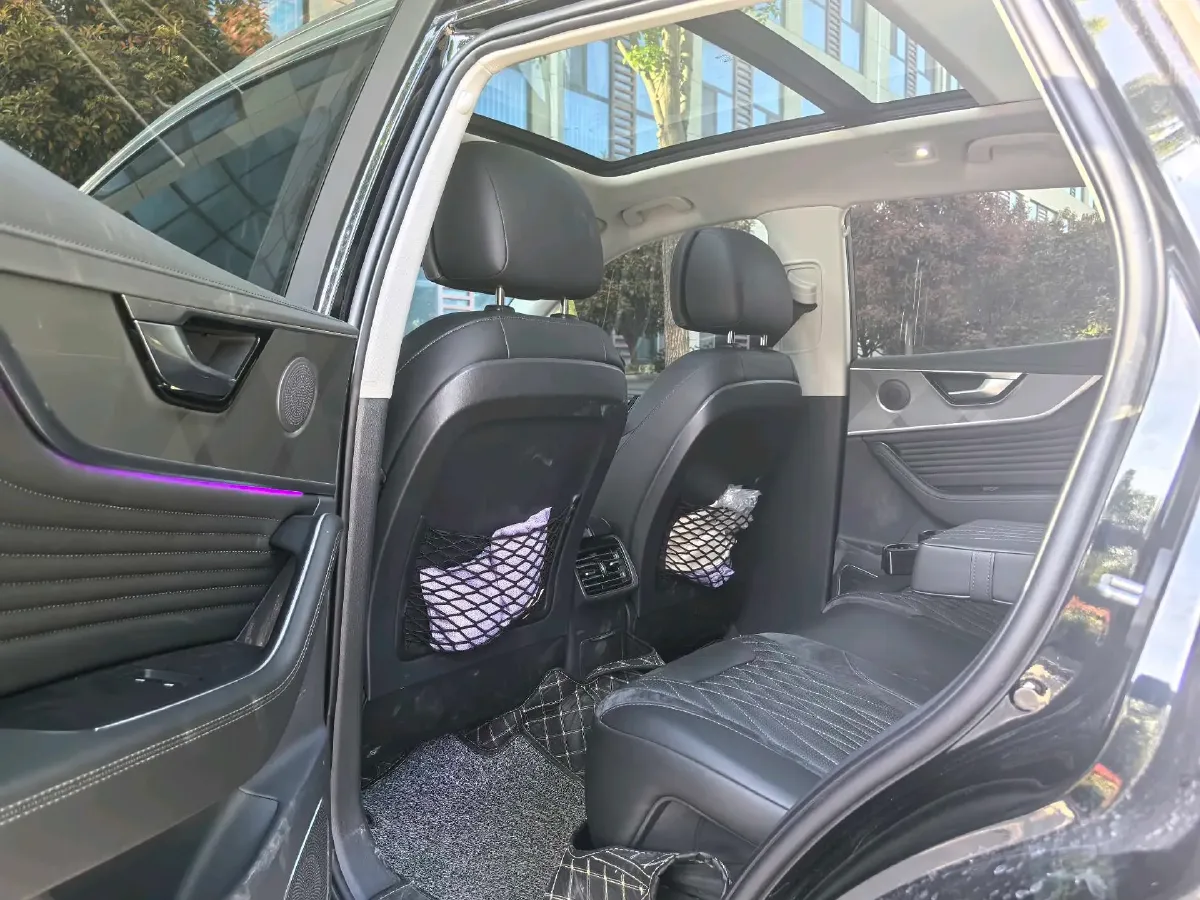 2023 HongQi HS5 2.0T 252HP L4 8AT,autocango,china used car exporter,china ev exporter,chinese used car exporter,chinese used ev exporter