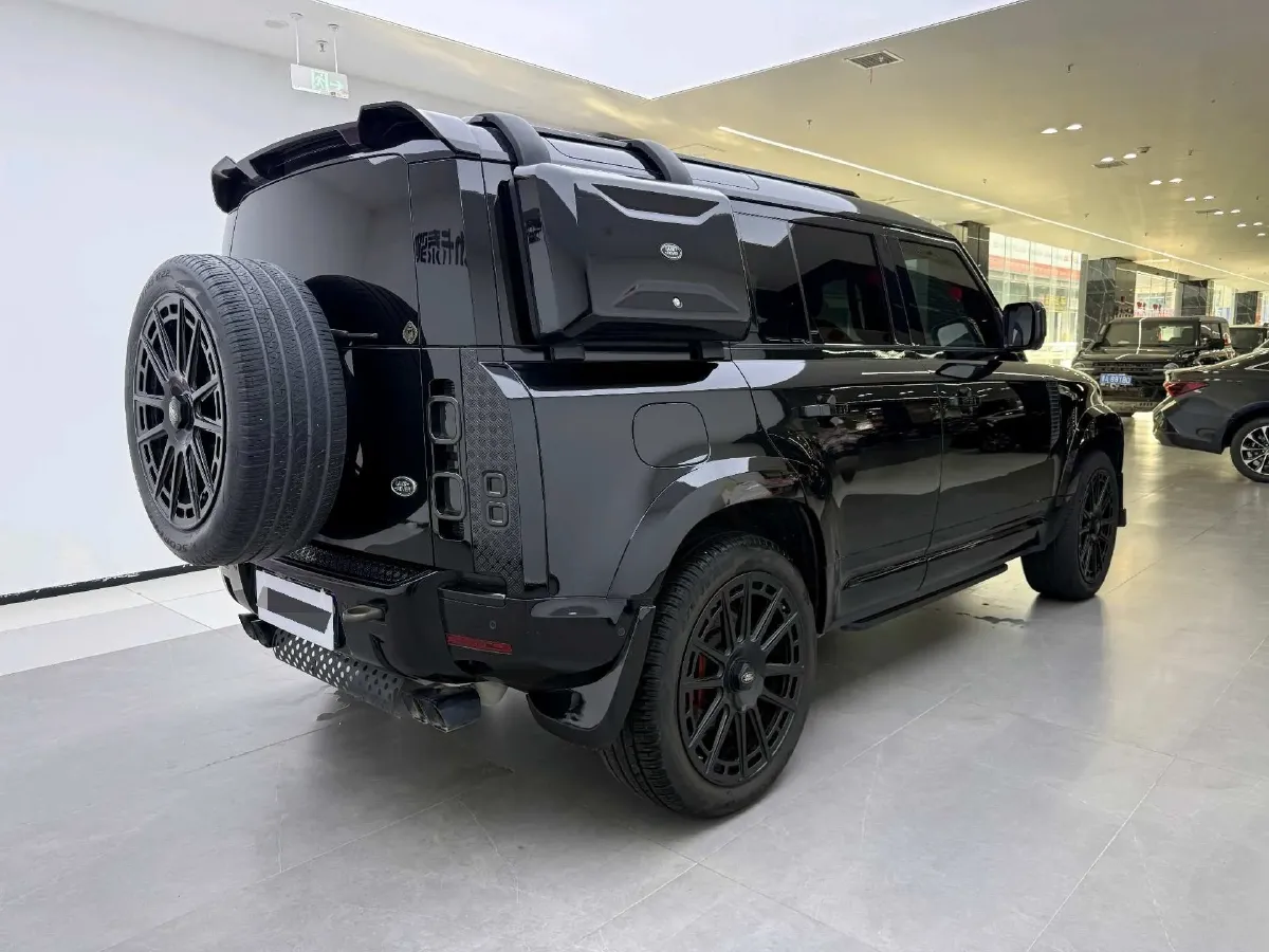 2022 Land Rover Defender 3.0T 400HP L6 8AT,autocango,china used car exporter,china ev exporter,chinese used car exporter,chinese used ev exporter