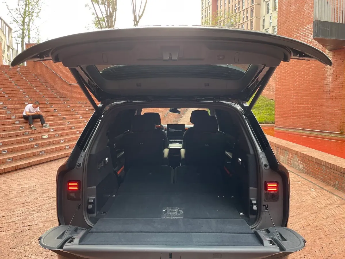 2025 Zeekr 9X 2.0T 279HP L4 1DHT PHEV,autocango,china used car exporter,china ev exporter,chinese used car exporter,chinese used ev exporter