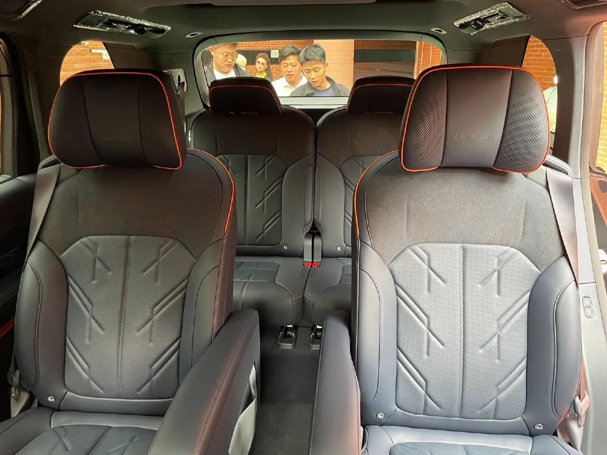 2025 Zeekr 9X 2.0T 279HP L4 1DHT PHEV,autocango,china used car exporter,china ev exporter,chinese used car exporter,chinese used ev exporter