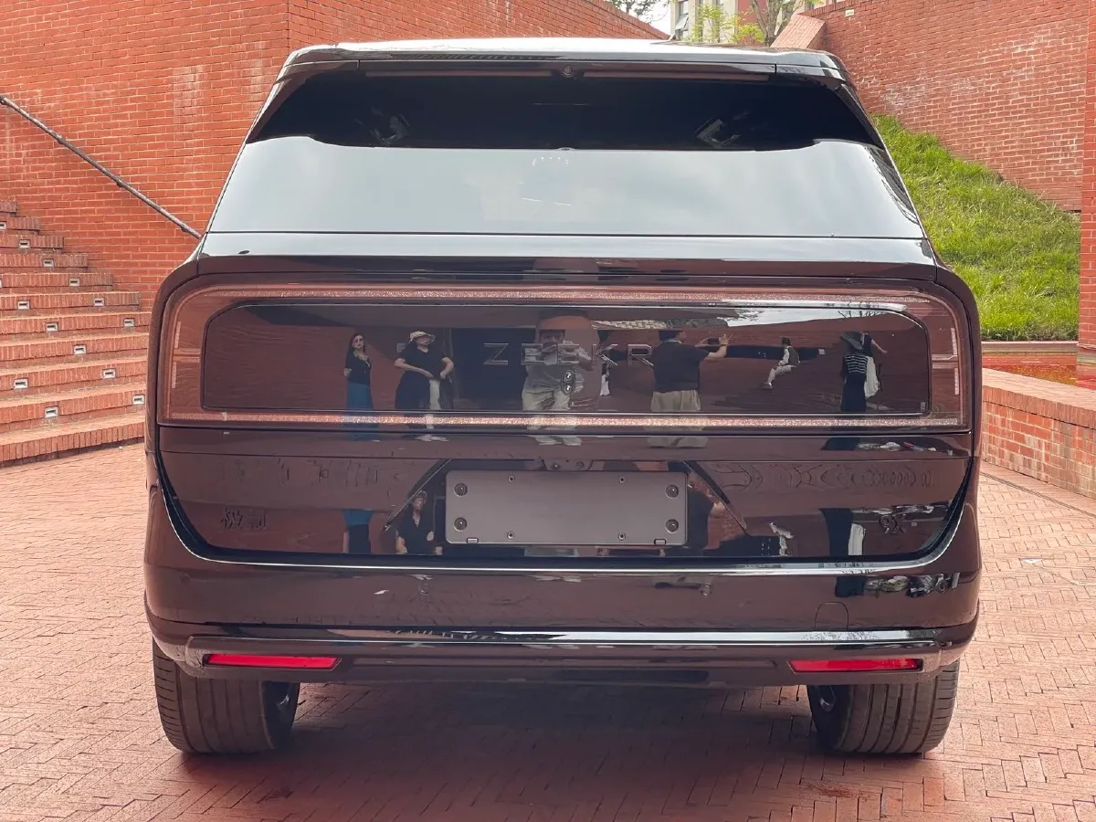 2025 Zeekr 9X 2.0T 279HP L4 1DHT PHEV,autocango,china used car exporter,china ev exporter,chinese used car exporter,chinese used ev exporter