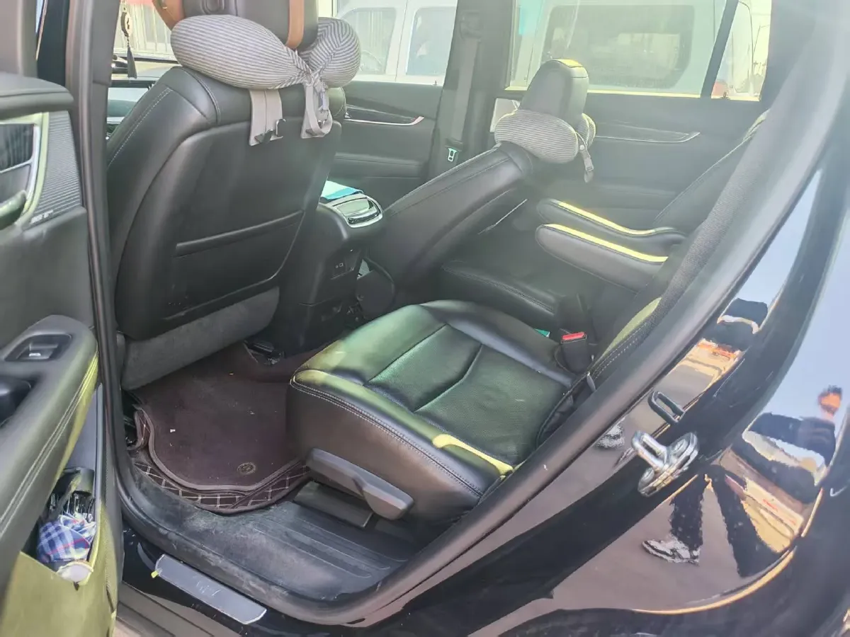 2022 Cadillac XT6 2.0T 237HP L4 9AT,autocango,china used car exporter,china ev exporter,chinese used car exporter,chinese used ev exporter