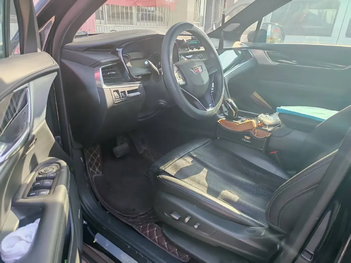 2022 Cadillac XT6 2.0T 237HP L4 9AT,autocango,china used car exporter,china ev exporter,chinese used car exporter,chinese used ev exporter