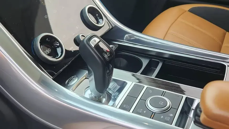 2022 Land Rover Range Rover Sport 3.0T 360HP L6 8AT,autocango,china used car exporter,china ev exporter,chinese used car exporter,chinese used ev exporter