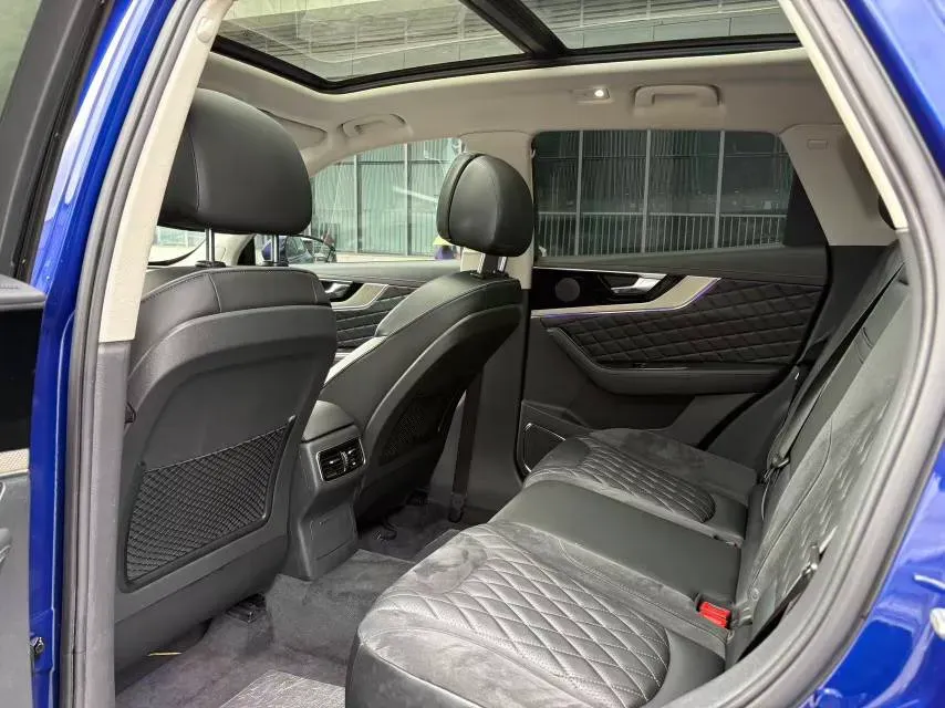 2022 HongQi HS5 2.0T 224HP L4 6AT,autocango,china used car exporter,china ev exporter,chinese used car exporter,chinese used ev exporter