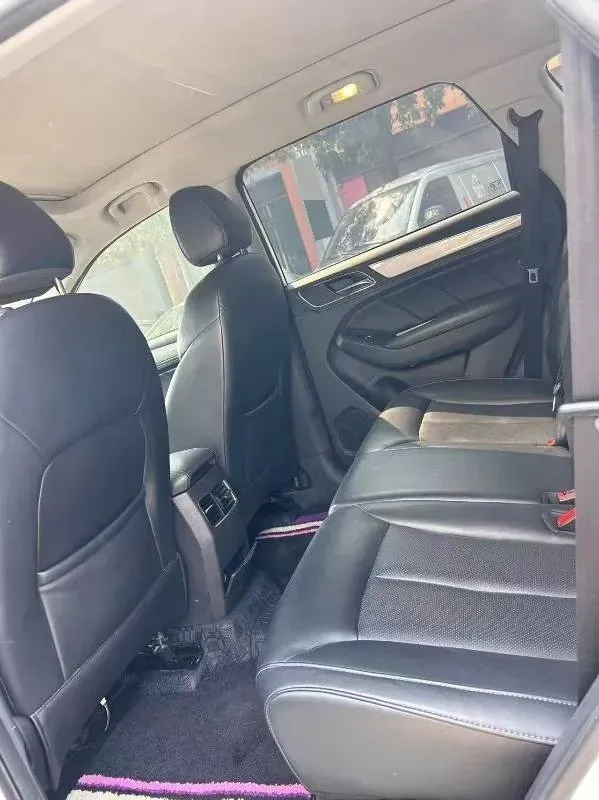 2020 Roewe i6 1.5T 169HP L4 7DCT,autocango,china used car exporter,china ev exporter,chinese used car exporter,chinese used ev exporter