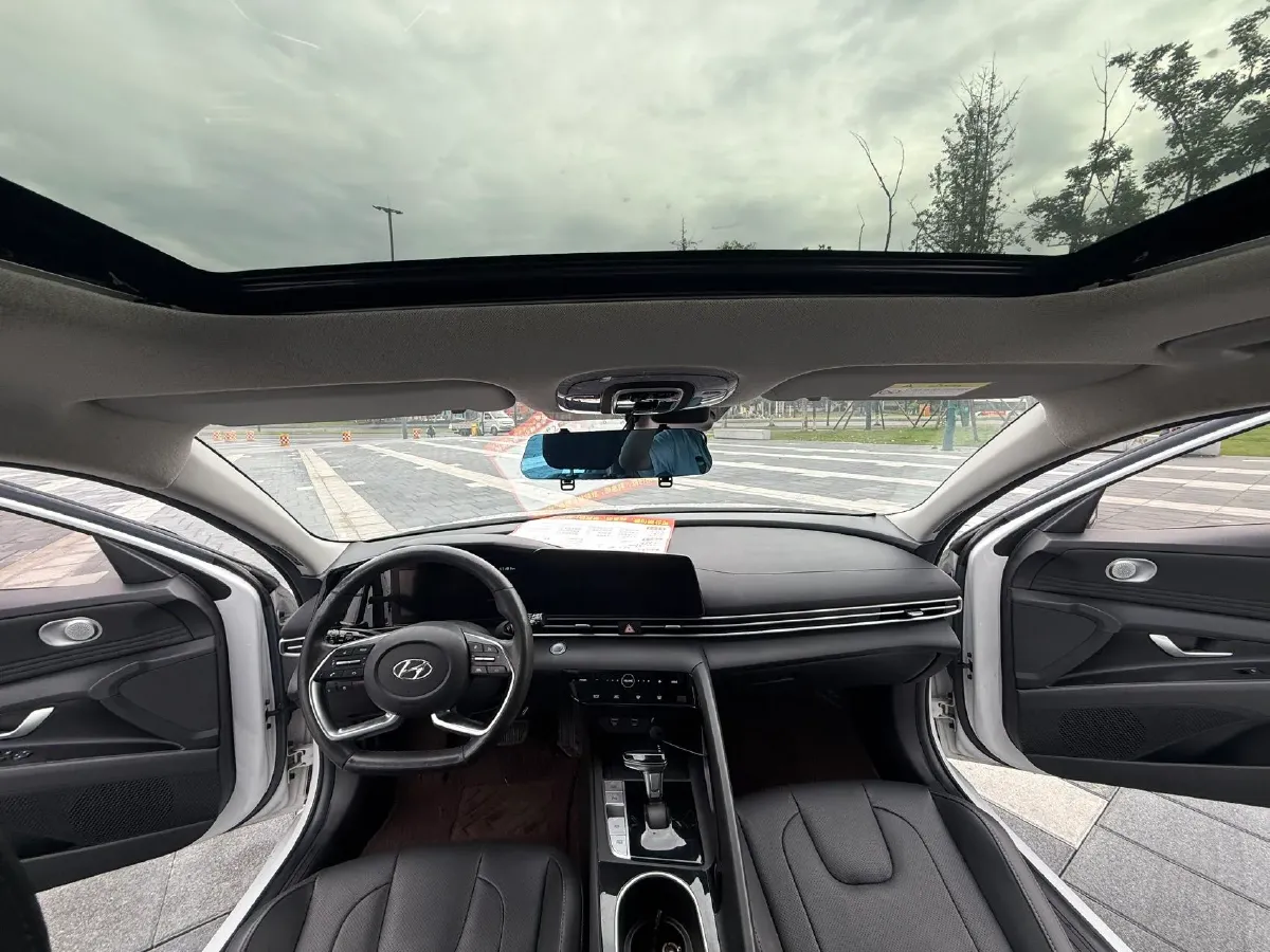 2021 Hyundai Elantra 1.5L 115HP L4 CVT,autocango,china used car exporter,china ev exporter,chinese used car exporter,chinese used ev exporter