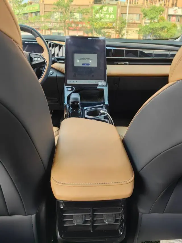 2023 Geely StarRay 1.5T 181HP L4 7DCT,autocango,china used car exporter,china ev exporter,chinese used car exporter,chinese used ev exporter