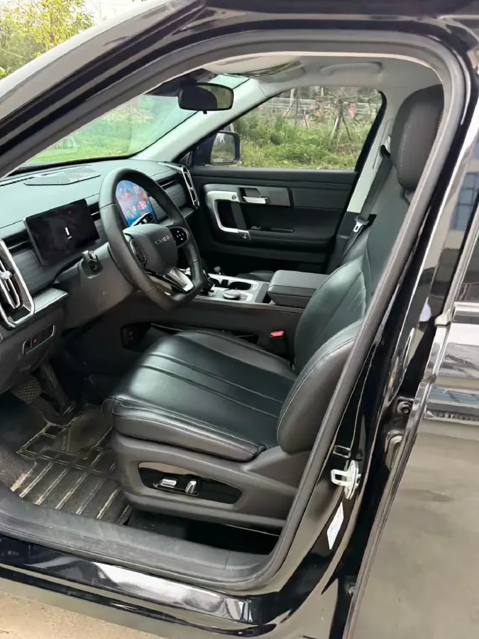 2023 Chery Exploration 06 1.6T 197HP L4 7DCT,autocango,china used car exporter,china ev exporter,chinese used car exporter,chinese used ev exporter