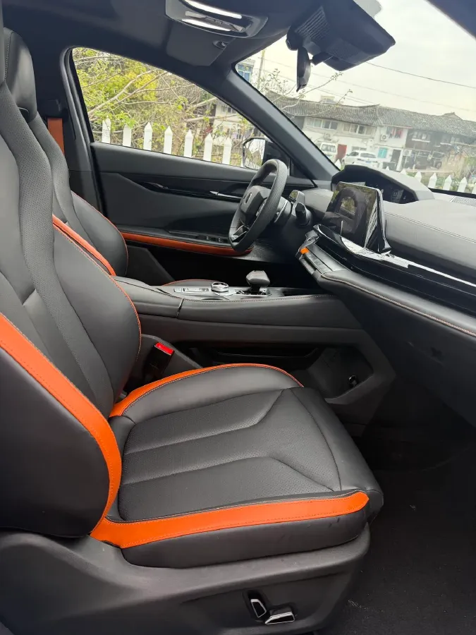 2023 ChangAn UNI-V 1.5T 188HP L4 7DCT,autocango,china used car exporter,china ev exporter,chinese used car exporter,chinese used ev exporter