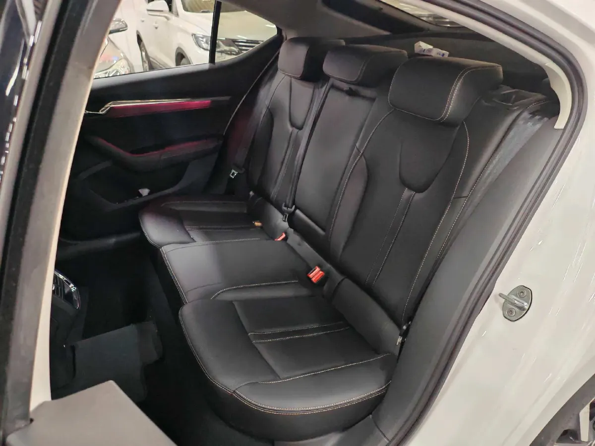 2022 Skoda Octavia 1.4T 150HP L4 7DCT,autocango,china used car exporter,china ev exporter,chinese used car exporter,chinese used ev exporter