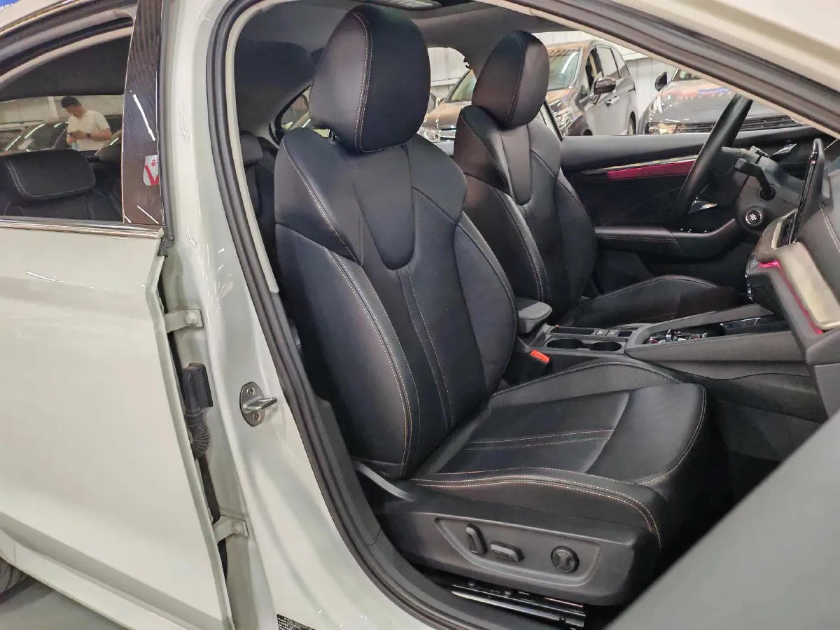 2022 Skoda Octavia 1.4T 150HP L4 7DCT,autocango,china used car exporter,china ev exporter,chinese used car exporter,chinese used ev exporter