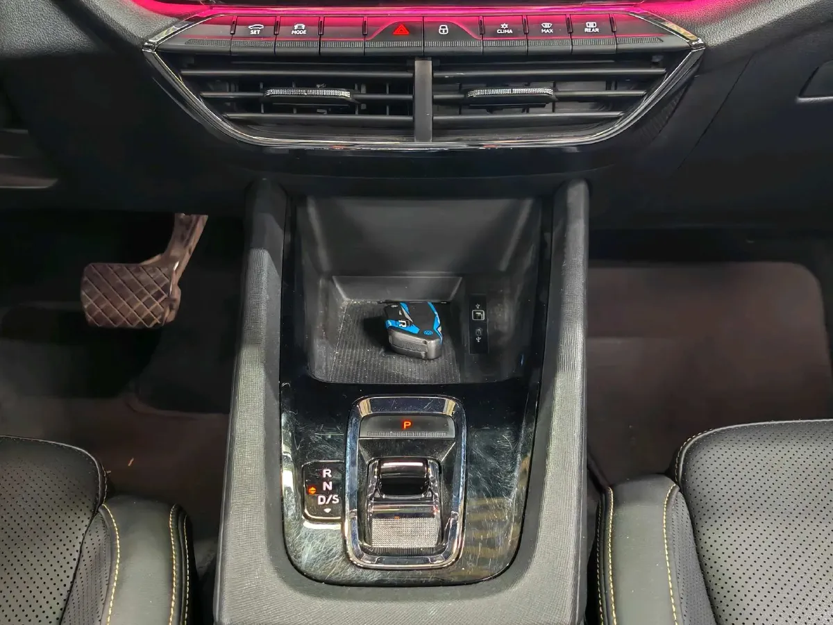 2022 Skoda Octavia 1.4T 150HP L4 7DCT,autocango,china used car exporter,china ev exporter,chinese used car exporter,chinese used ev exporter