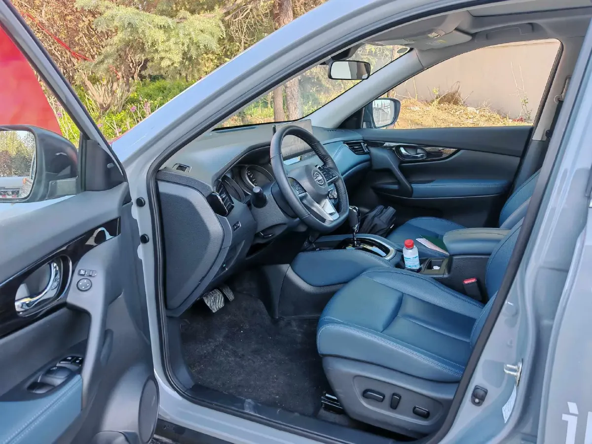 2025 Nissan X-Trail 2.0L 151HP L4 CVT,autocango,china used car exporter,china ev exporter,chinese used car exporter,chinese used ev exporter