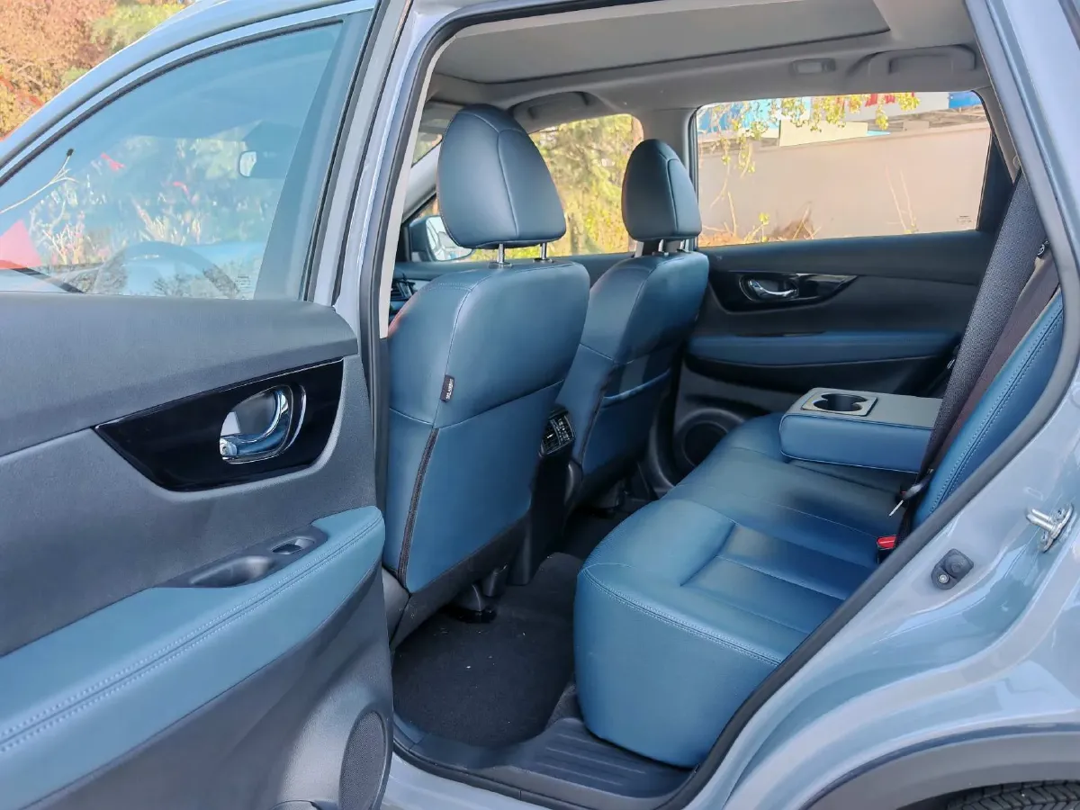 2025 Nissan X-Trail 2.0L 151HP L4 CVT,autocango,china used car exporter,china ev exporter,chinese used car exporter,chinese used ev exporter