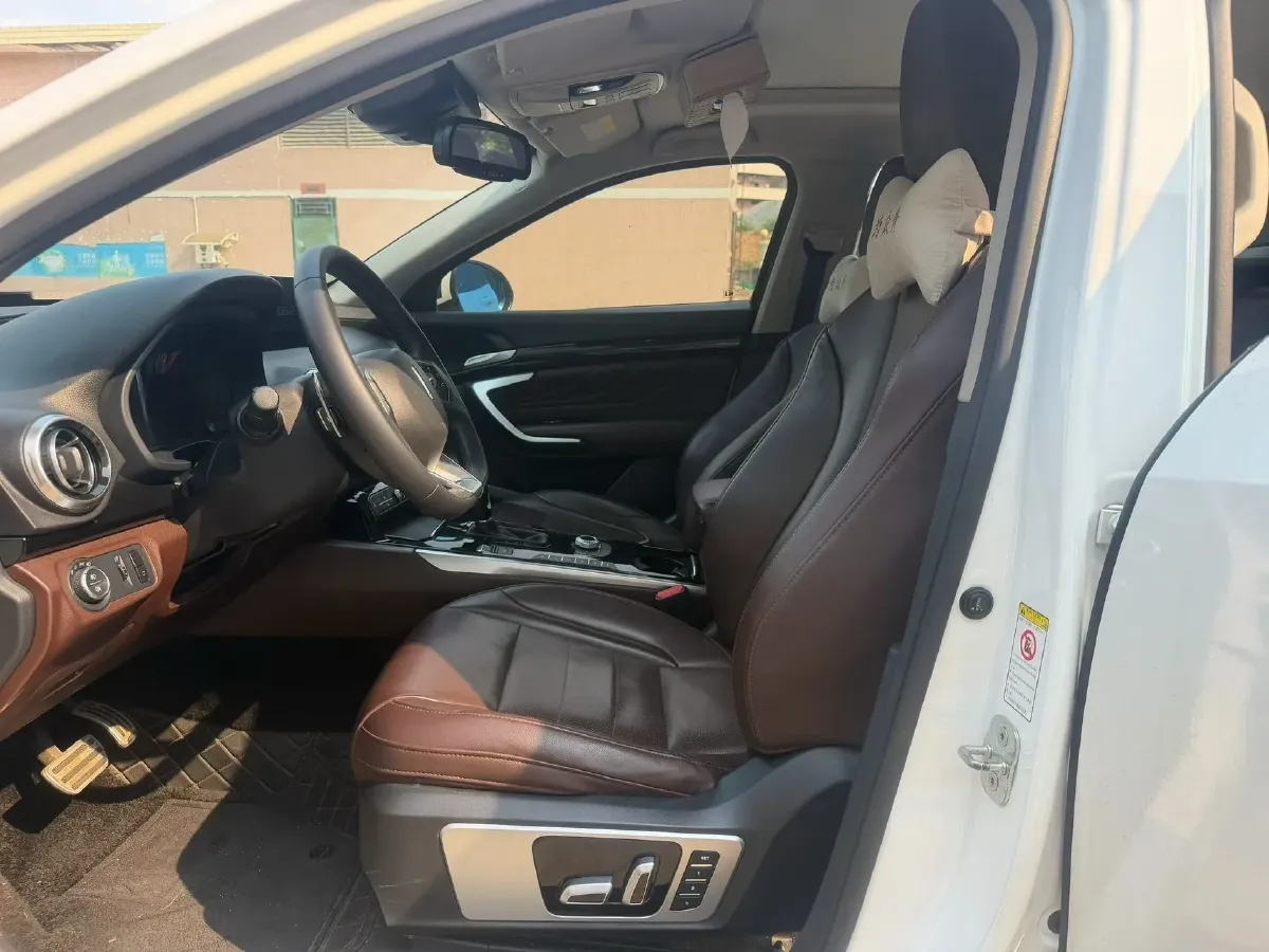 2017 WEY VV7 2.0T 234HP L4 7DCT,autocango,china used car exporter,china ev exporter,chinese used car exporter,chinese used ev exporter