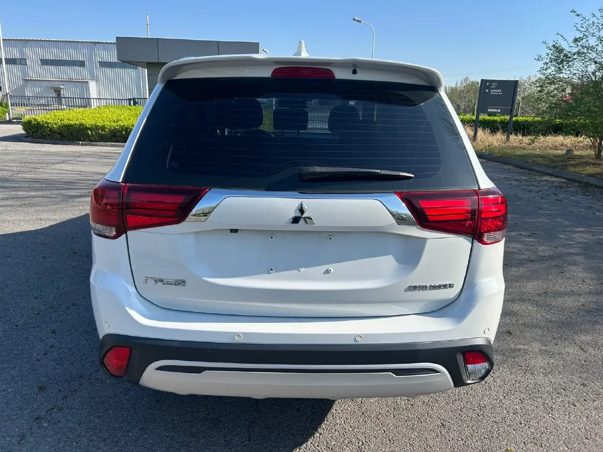 2019 Mitsubishi Outlander 2.0L 166HP L4 CVT,autocango,china used car exporter,china ev exporter,chinese used car exporter,chinese used ev exporter
