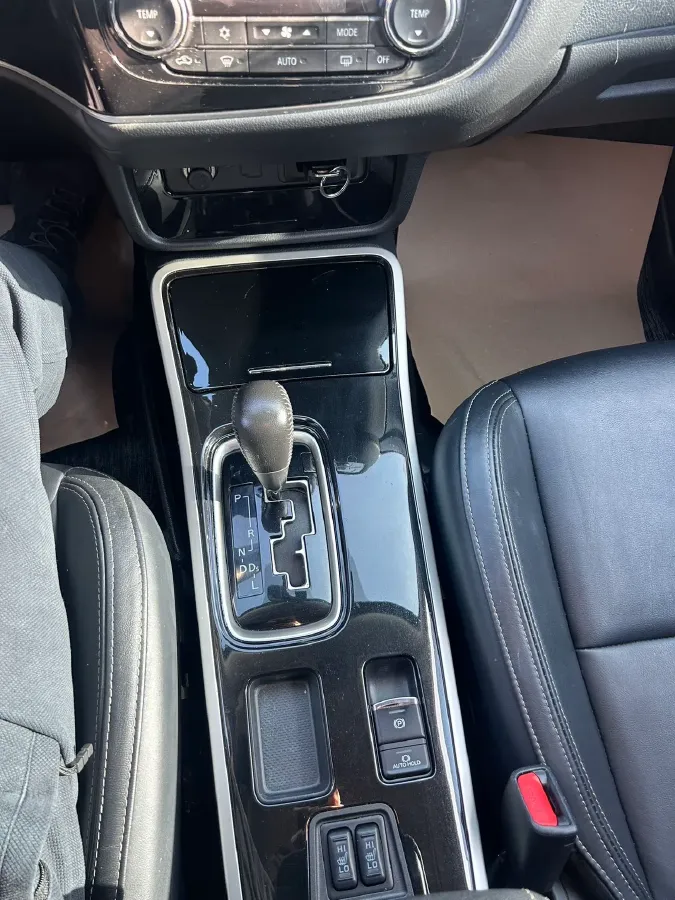 2019 Mitsubishi Outlander 2.0L 166HP L4 CVT,autocango,china used car exporter,china ev exporter,chinese used car exporter,chinese used ev exporter