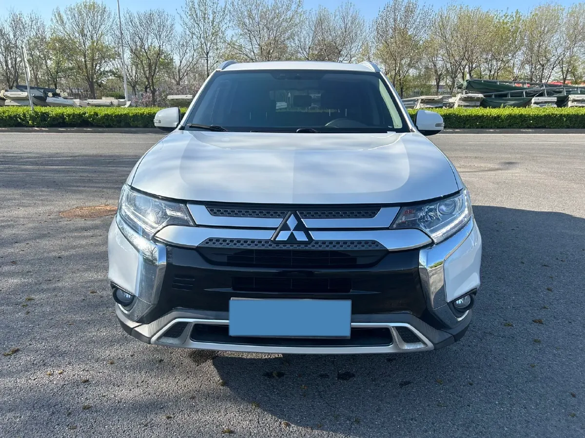 2019 Mitsubishi Outlander 2.0L 166HP L4 CVT,autocango,china used car exporter,china ev exporter,chinese used car exporter,chinese used ev exporter