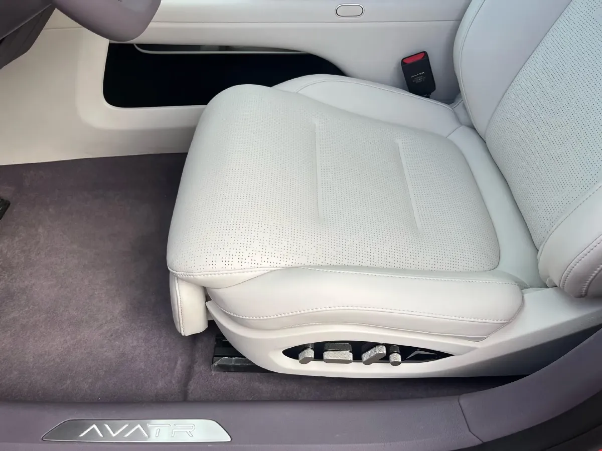 2025 Avatr 06 REEV 156HP REEV,autocango,china used car exporter,china ev exporter,chinese used car exporter,chinese used ev exporter