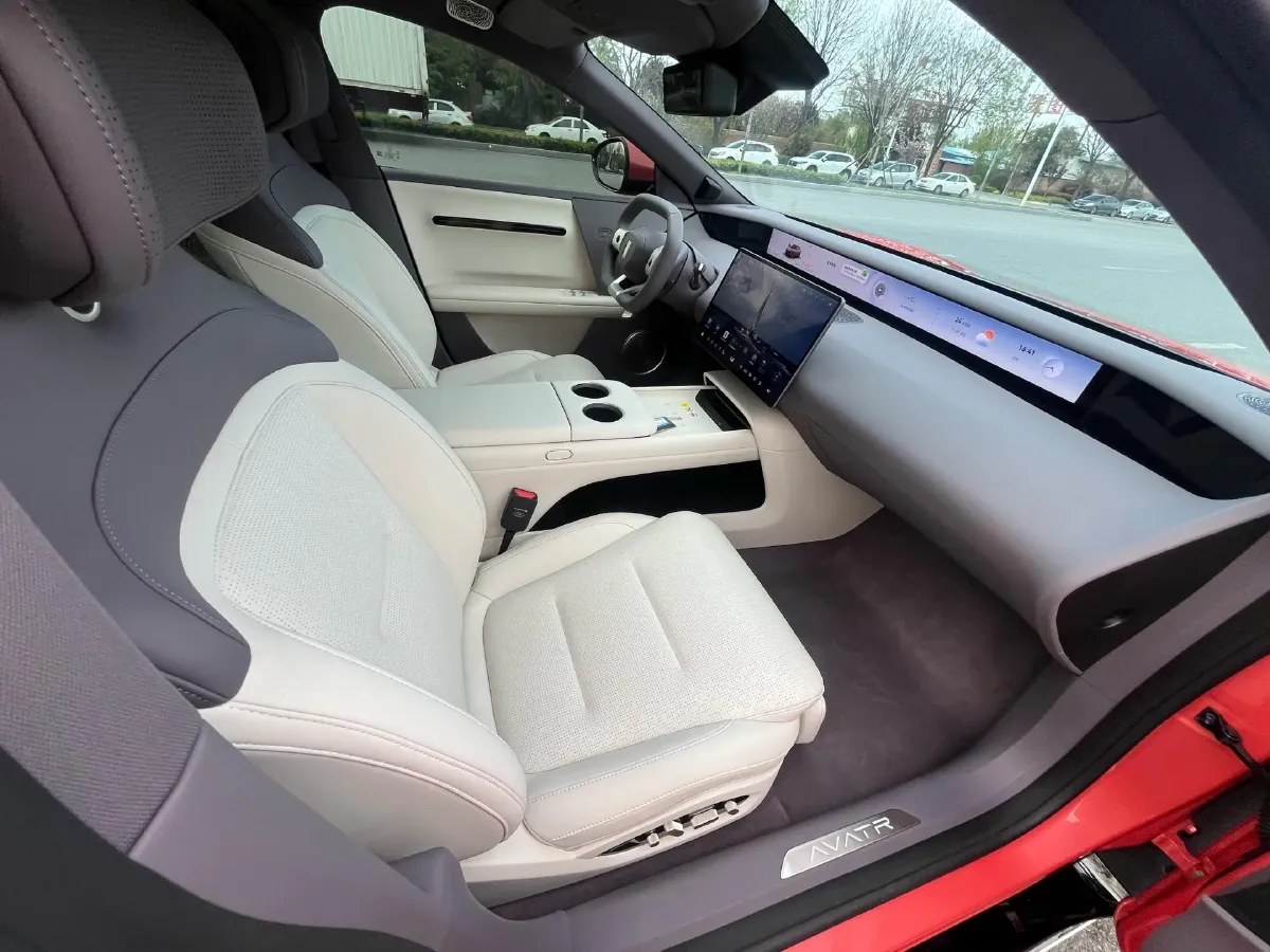 2025 Avatr 06 REEV 156HP REEV,autocango,china used car exporter,china ev exporter,chinese used car exporter,chinese used ev exporter