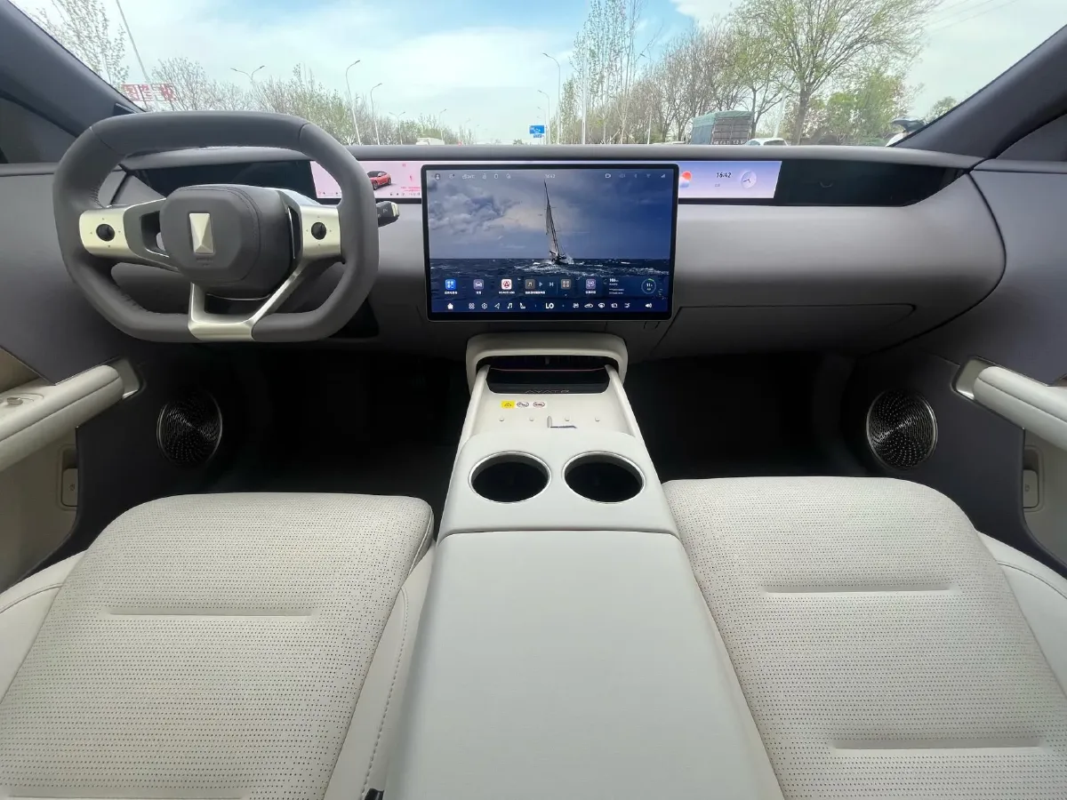 2025 Avatr 06 REEV 156HP REEV,autocango,china used car exporter,china ev exporter,chinese used car exporter,chinese used ev exporter