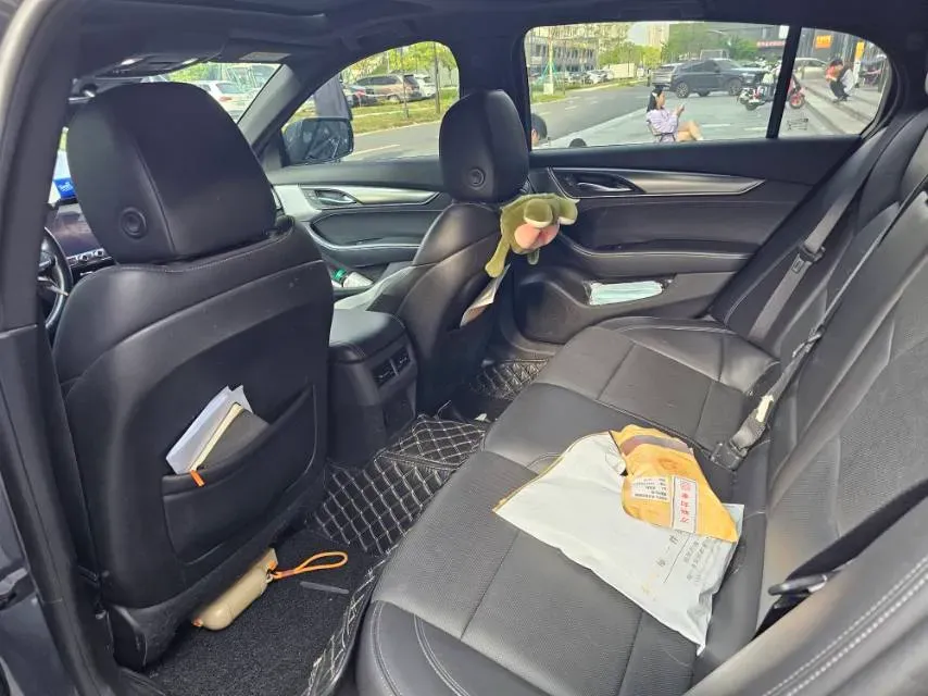 2021 Cadillac CT5 2.0T 237HP L4 10AT,autocango,china used car exporter,china ev exporter,chinese used car exporter,chinese used ev exporter