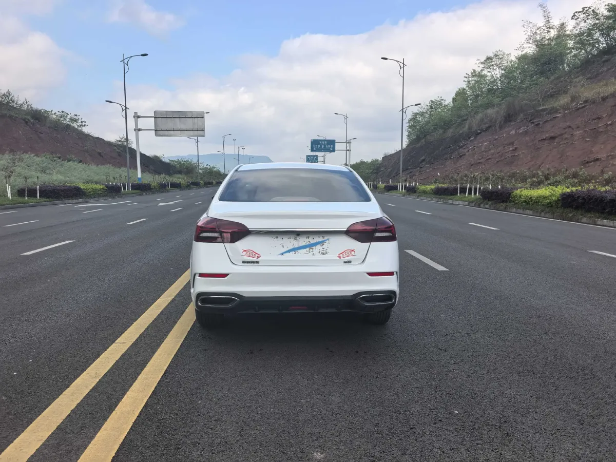 2021 BaoJun 530 1.5T 147HP L4 CVT,autocango,china used car exporter,china ev exporter,chinese used car exporter,chinese used ev exporter