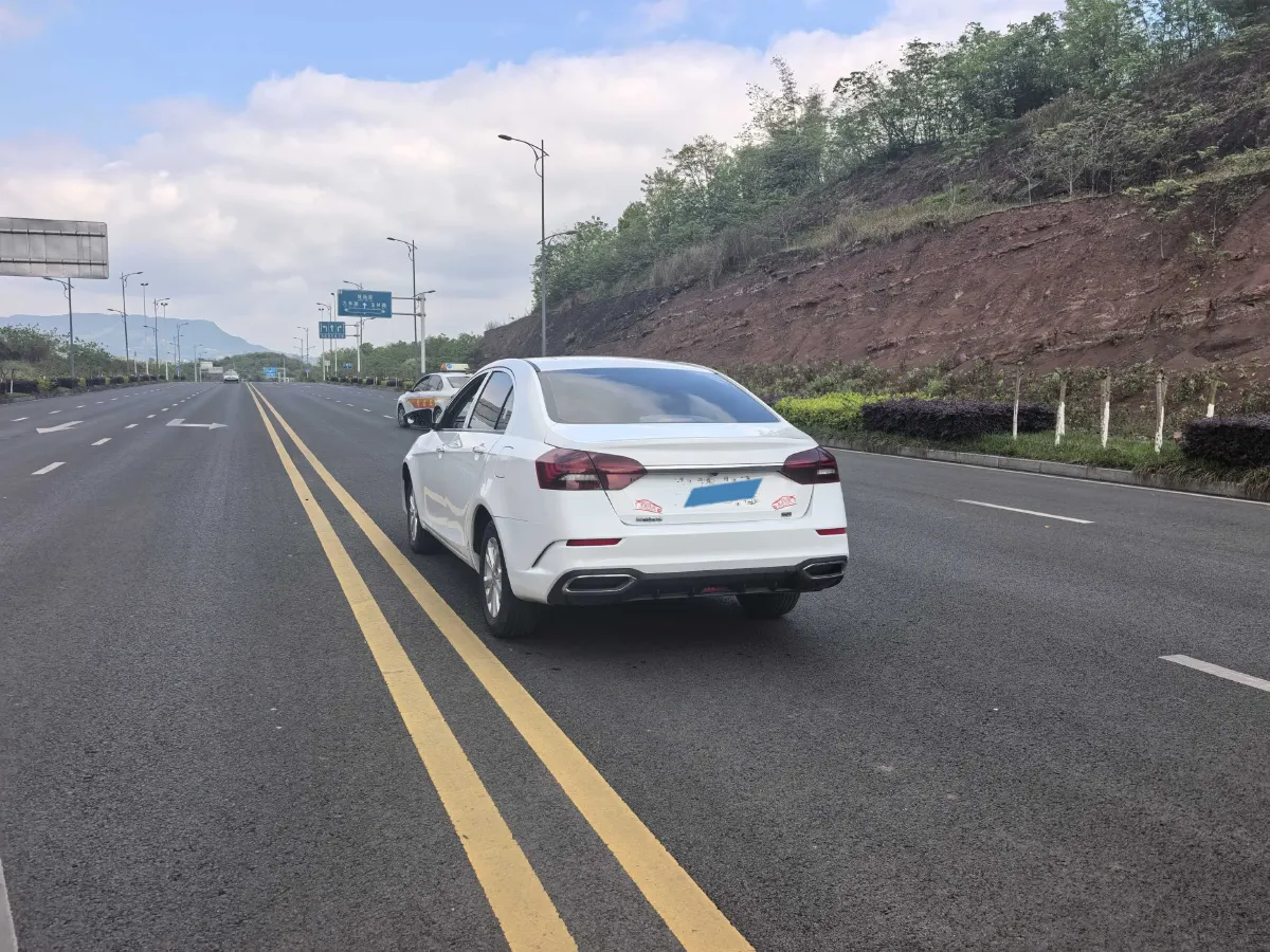 2021 BaoJun 530 1.5T 147HP L4 CVT,autocango,china used car exporter,china ev exporter,chinese used car exporter,chinese used ev exporter