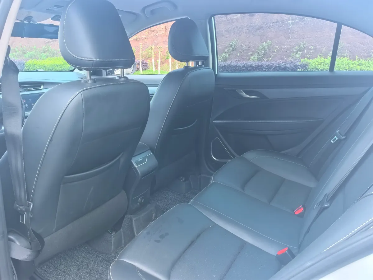 2021 BaoJun 530 1.5T 147HP L4 CVT,autocango,china used car exporter,china ev exporter,chinese used car exporter,chinese used ev exporter