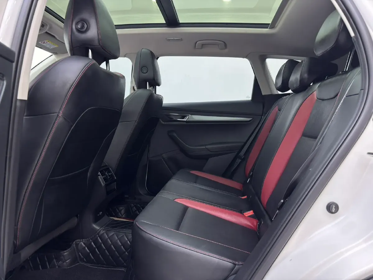 2021 Skoda Karoq 1.4T 150HP L4 7DCT,autocango,china used car exporter,china ev exporter,chinese used car exporter,chinese used ev exporter