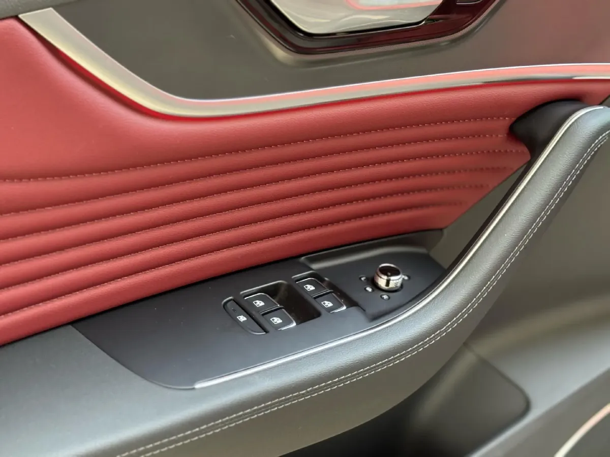 2023 HongQi HS5 2.0T 252HP L4 8AT,autocango,china used car exporter,china ev exporter,chinese used car exporter,chinese used ev exporter