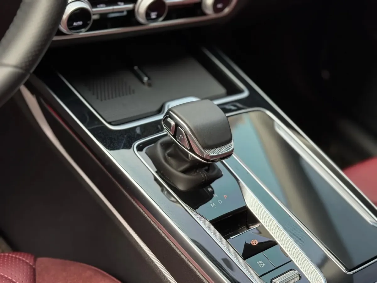 2023 HongQi HS5 2.0T 252HP L4 8AT,autocango,china used car exporter,china ev exporter,chinese used car exporter,chinese used ev exporter