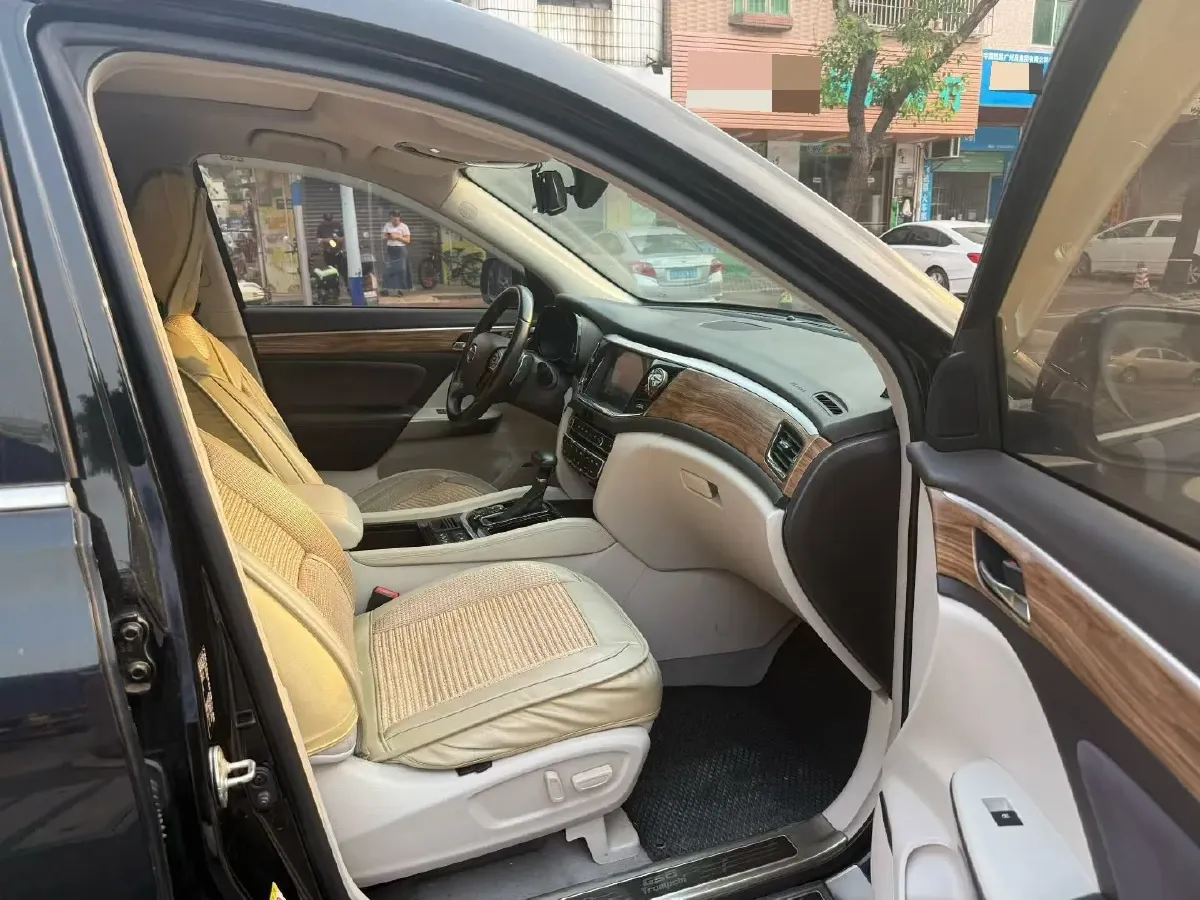 2017 GAC Trumpchi GS8 2.0T 201HP L4 6AT,autocango,china used car exporter,china ev exporter,chinese used car exporter,chinese used ev exporter