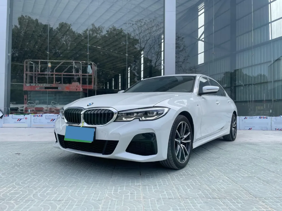 2022 BMW 3 Series 2.0T 156HP L4 8AT,autocango,china used car exporter,china ev exporter,chinese used car exporter,chinese used ev exporter