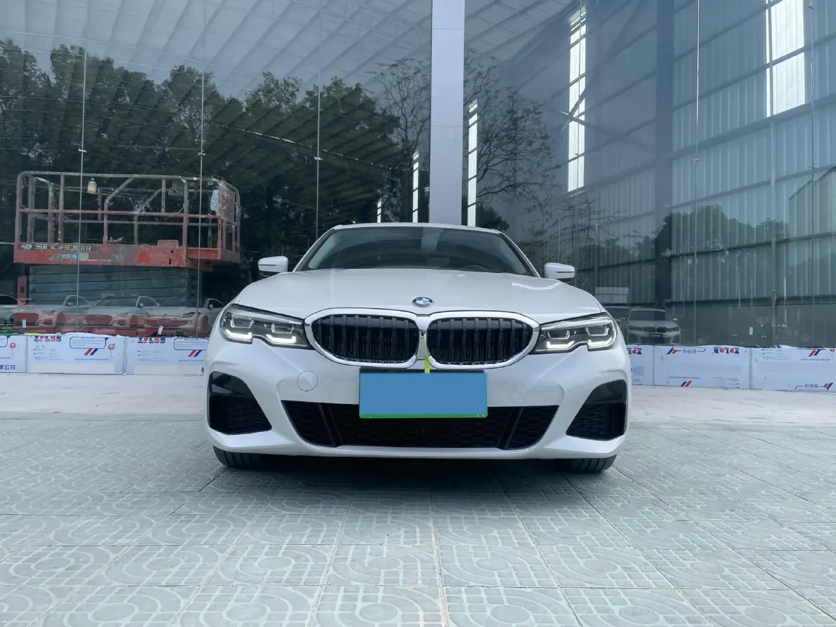 2022 BMW 3 Series 2.0T 156HP L4 8AT,autocango,china used car exporter,china ev exporter,chinese used car exporter,chinese used ev exporter