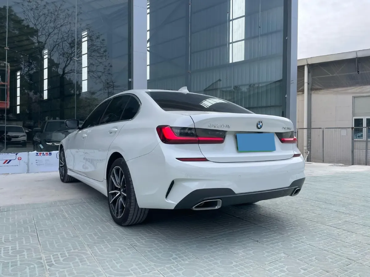 2022 BMW 3 Series 2.0T 156HP L4 8AT,autocango,china used car exporter,china ev exporter,chinese used car exporter,chinese used ev exporter