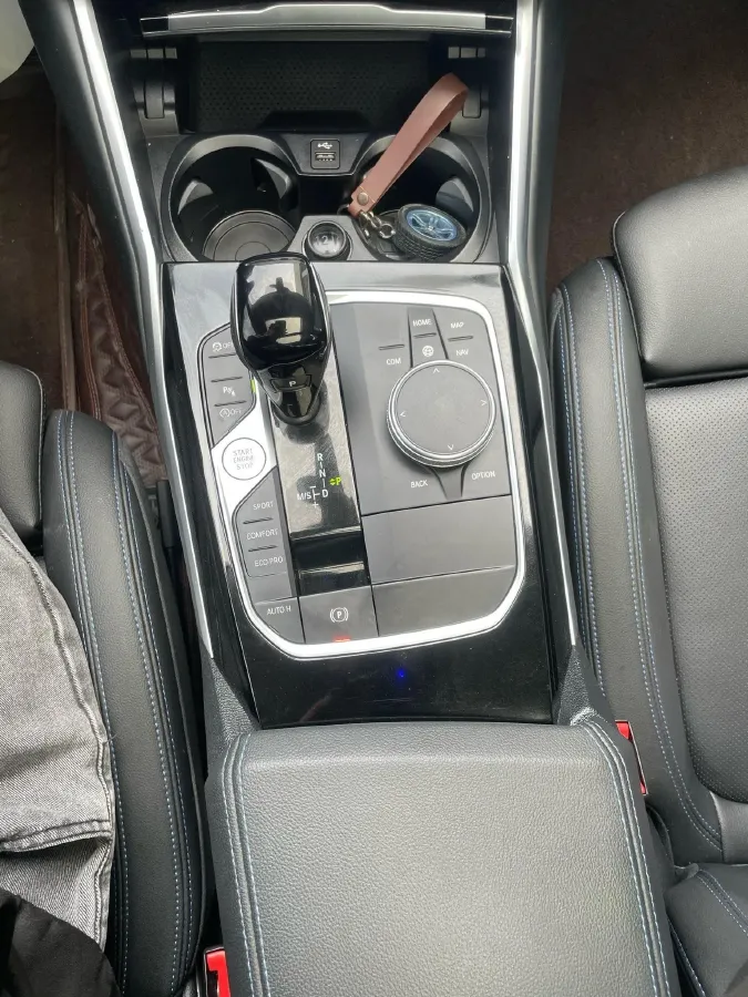 2022 BMW 3 Series 2.0T 156HP L4 8AT,autocango,china used car exporter,china ev exporter,chinese used car exporter,chinese used ev exporter