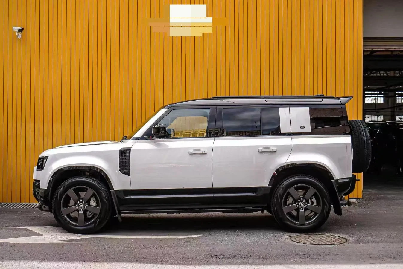 2023 Land Rover Defender 3.0T 400HP L6 8AT,autocango,china used car exporter,china ev exporter,chinese used car exporter,chinese used ev exporter