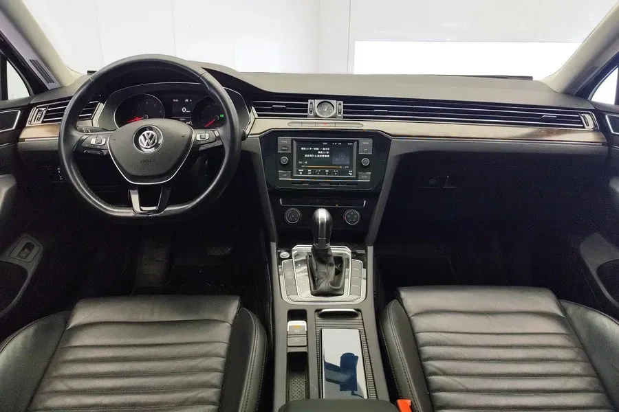 2019 Chevrolet Malibu XL 2.0T 241HP L4 9AT,autocango,china used car exporter,china ev exporter,chinese used car exporter,chinese used ev exporter