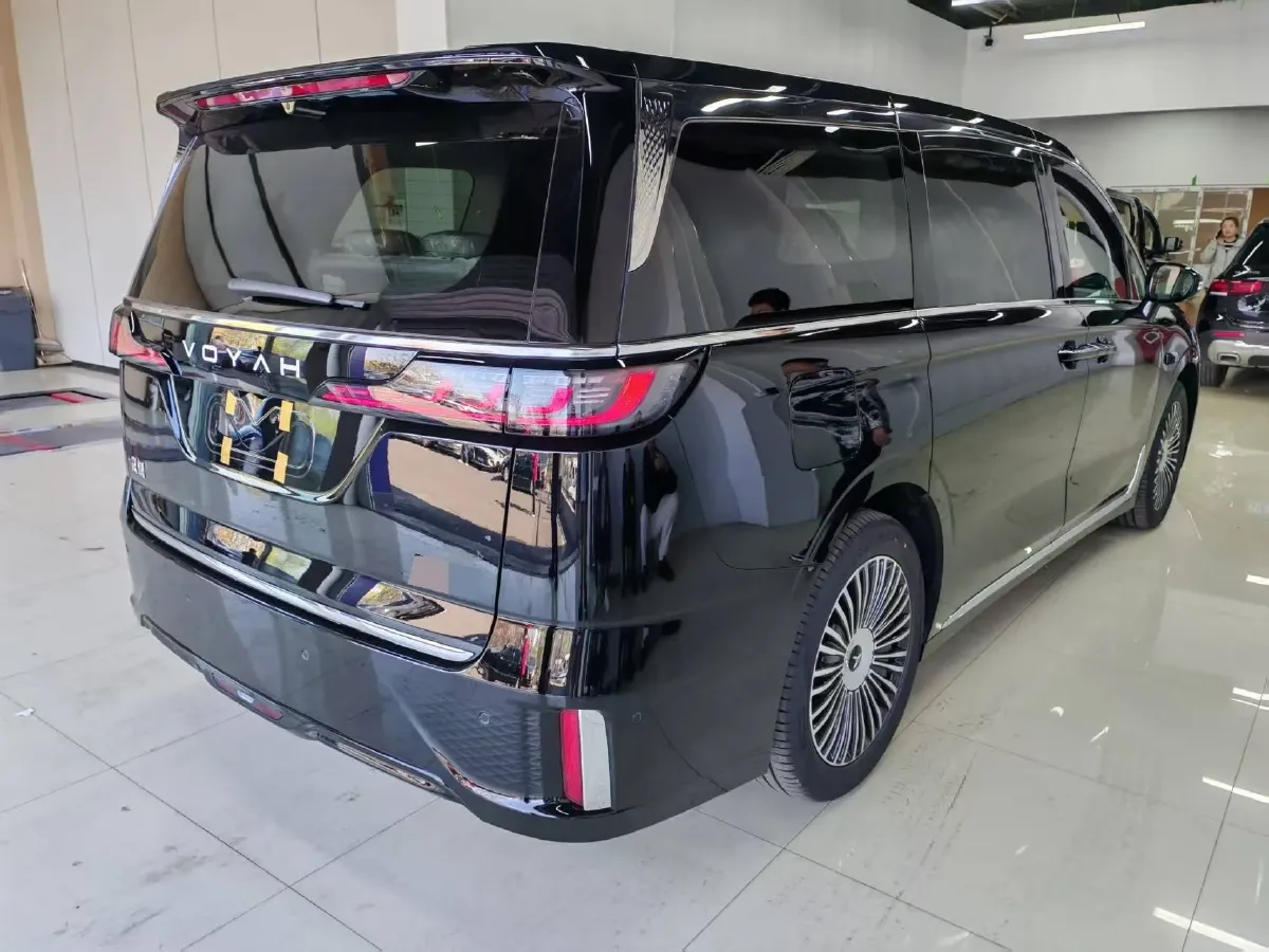 2026 Voyah ZhuiGuang L 1.5T 150HP L4 PHEV,autocango,china used car exporter,china ev exporter,chinese used car exporter,chinese used ev exporter