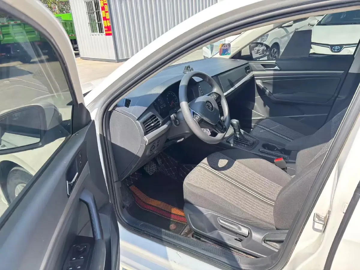 2022 Bestune B70 2.0T 224HP L4 6AT,autocango,china used car exporter,china ev exporter,chinese used car exporter,chinese used ev exporter