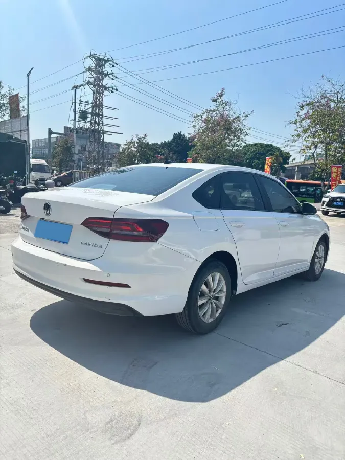 2022 Bestune B70 2.0T 224HP L4 6AT,autocango,china used car exporter,china ev exporter,chinese used car exporter,chinese used ev exporter
