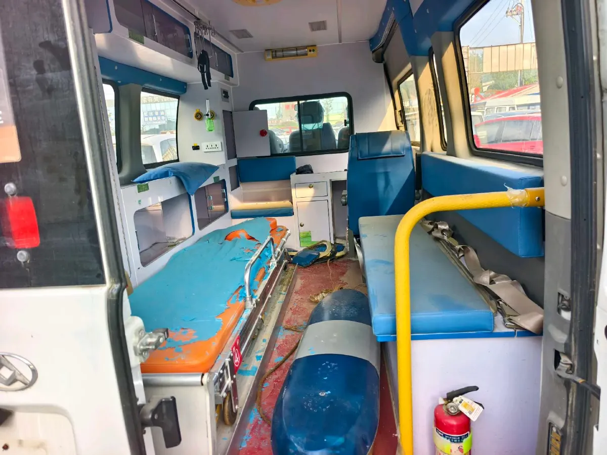 2018 MAXUS XinTu V80 2.5T 136HP L4 6MT,autocango,china used car exporter,china ev exporter,chinese used car exporter,chinese used ev exporter