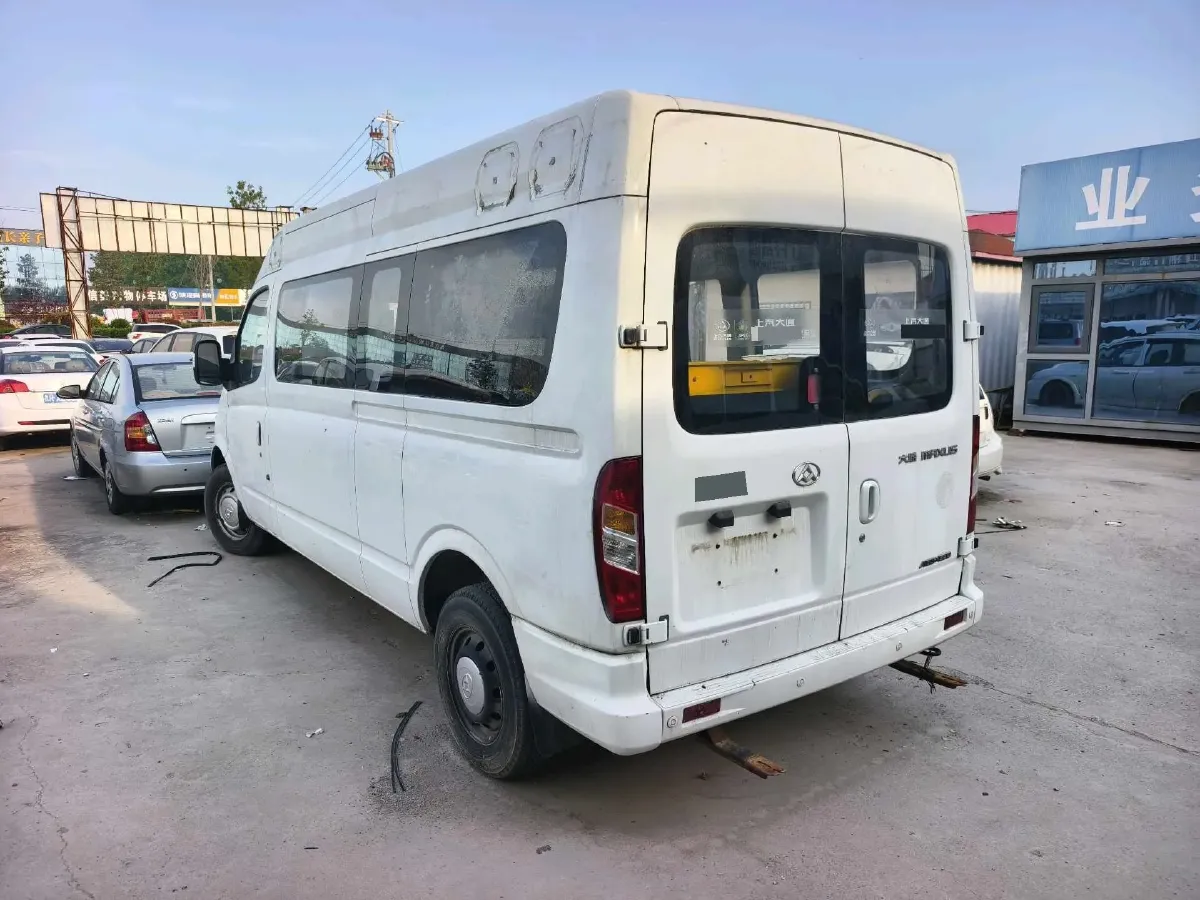 2018 MAXUS XinTu V80 2.5T 136HP L4 6MT,autocango,china used car exporter,china ev exporter,chinese used car exporter,chinese used ev exporter