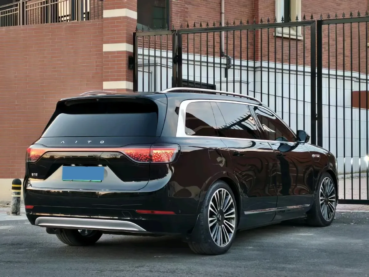 2024 AITO AITO M9 1.5T 152HP L4 REEV 42KWH,autocango,china used car exporter,china ev exporter,chinese used car exporter,chinese used ev exporter