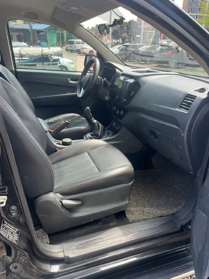 2020 JMC BaoDian 2.5T 140HP L4 5MT,autocango,china used car exporter,china ev exporter,chinese used car exporter,chinese used ev exporter