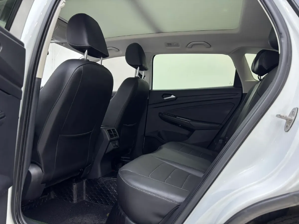 2021 Jetta VS7 1.4T 150HP L4 6AT,autocango,china used car exporter,china ev exporter,chinese used car exporter,chinese used ev exporter